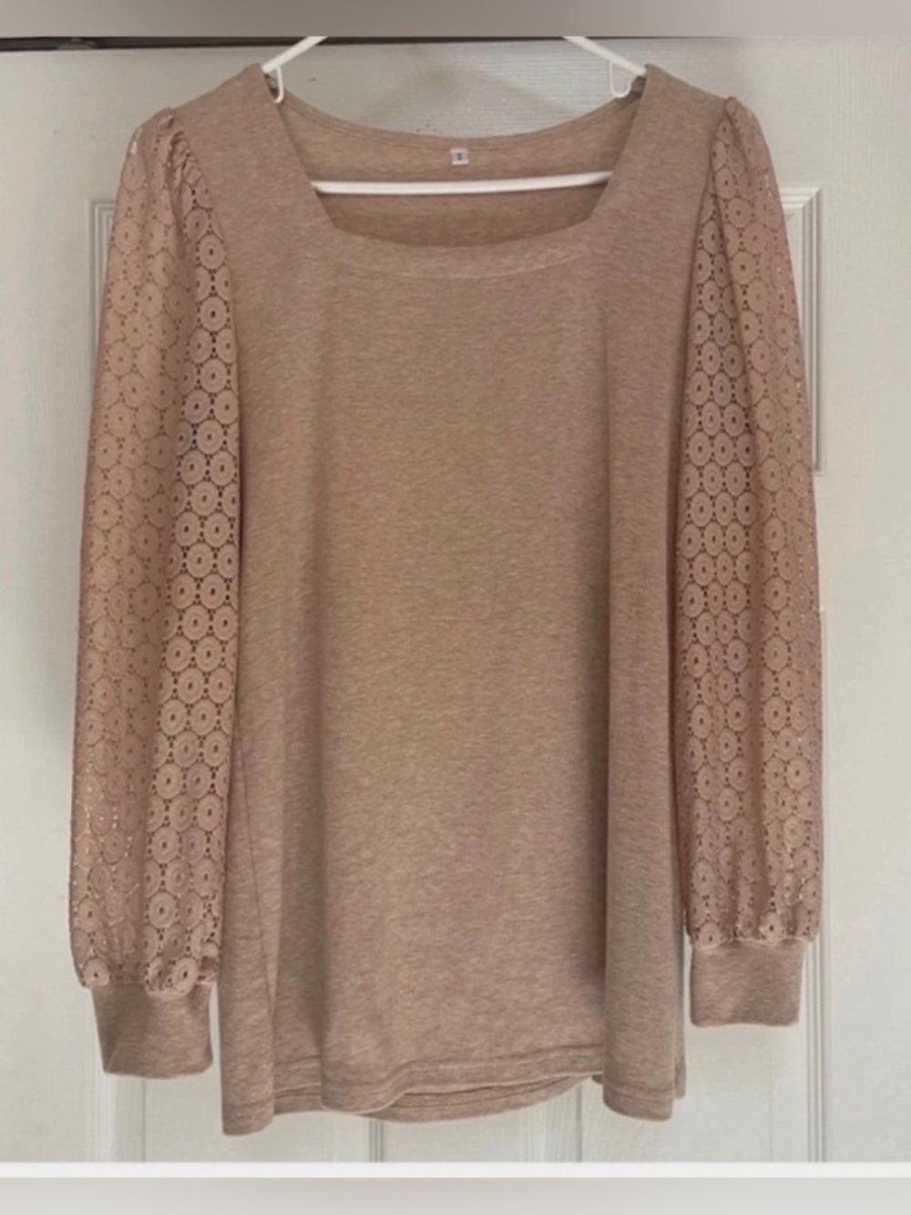 Jescakoo Small Beige Lace Sleeve Square Neck Top